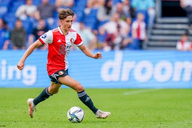 Feyenoord verlengt contract talent Lennard Hartjes (18)