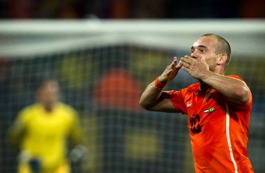 Ode aan recordinternational Wesley Sneijder: 10 mooiste goals in Oranje (video's)