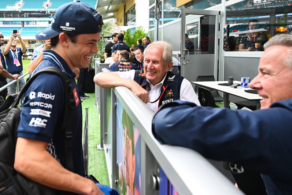 Helmut Marko stelt Nyck de Vries gerust: 'Voorlopig gaan we niets doen'
