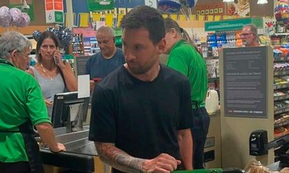 📸 | Lionel Messi doet boodschapje in Miami, supermarktklanten schrikken zich de pleuris