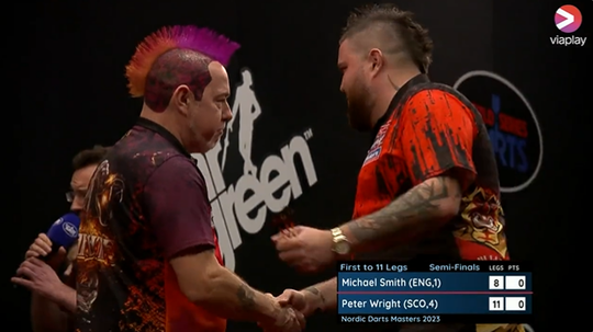 🎥 | Peter Wright is wereldkampioen Michael Smith de baas in halve finales Nordic Darts Masters