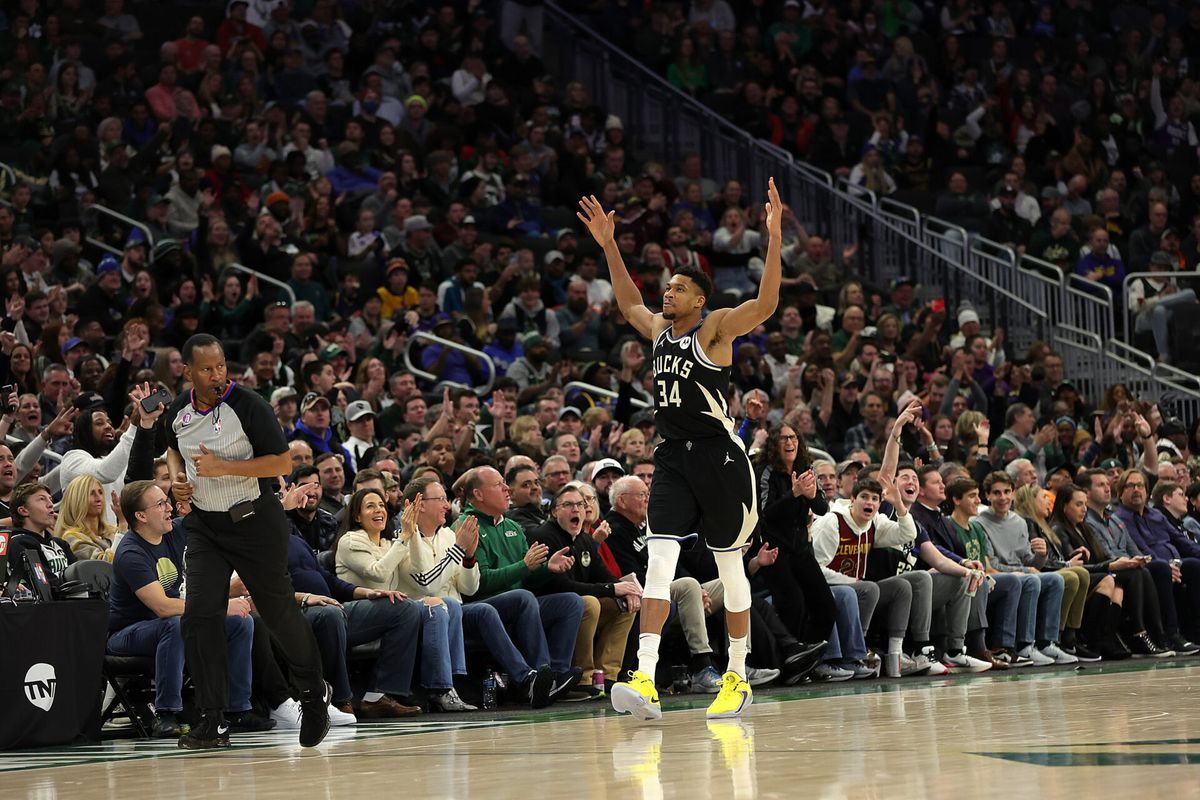 Ook Milwaukee Bucks weet Warriors te verslaan: al 12e uitnederlaag dit seizoen