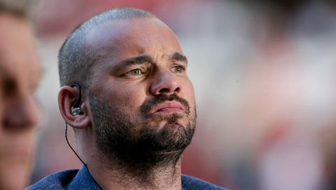 Vrouw René van der Gijp sneert naar Sneijder: 'Dan moet je lekker thuis blijven'