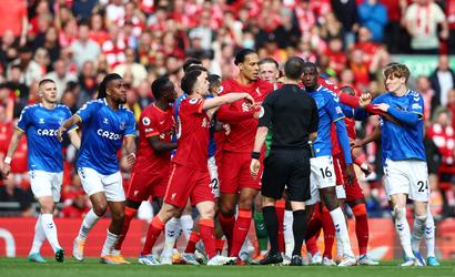 🎥 | Spelers van Liverpool en Everton hebben zaterdag goed naar Fury en Whyte gekeken