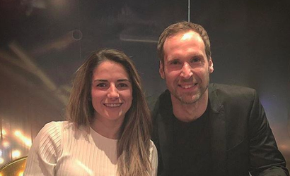 Petr Cech trakteert Nederlandse dames bij Arsenal op gratis etentje in Londen