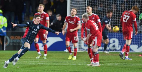 Listen to this old man! 85-jarige Brit wint acca met odd van 90.000 🤑