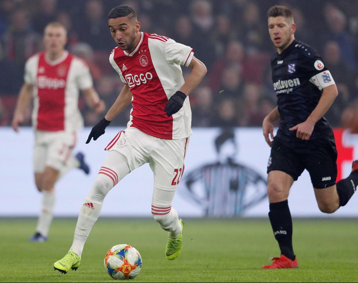 Ajax loopt voor rust over Heerenveen heen en staat in halve finale KNVB Beker (video's)