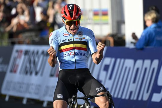 België in de ban van het wielergerucht van het jaar: Remco Evenepoel op weg naar Ineos?