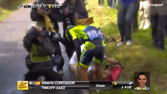 Contador geeft op na harde val in 10e Touretappe