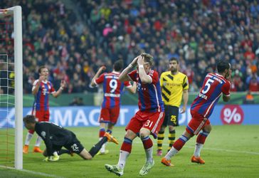 Dortmund knikkert Bayern na strafschoppen uit de beker