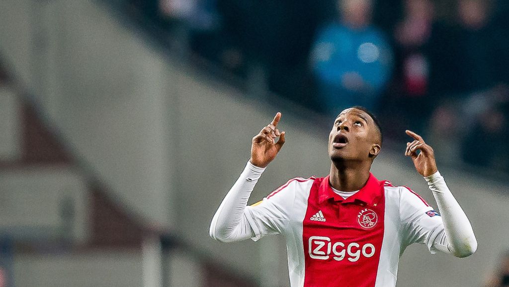 'Barcelona heeft grote interesse in Bazoer'