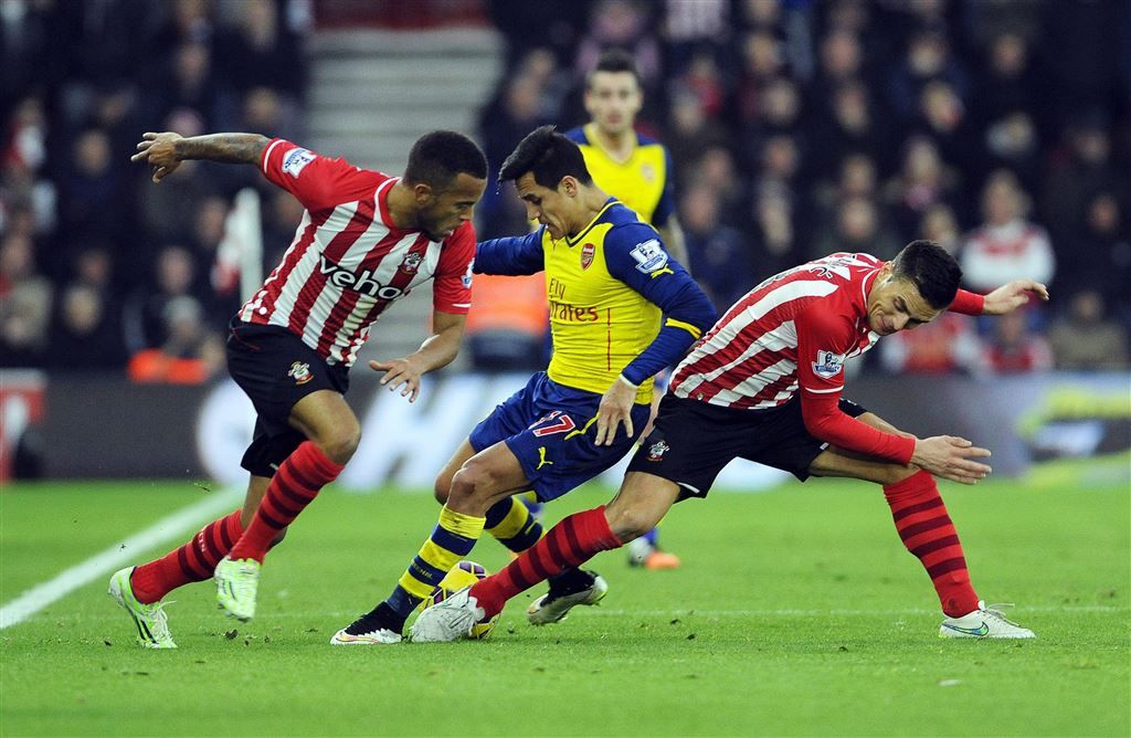 Koeman wint met Southampton van concurrent Arsenal