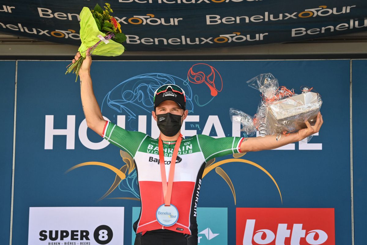 Sonny Colbrelli wint Benelux Tour, Wout van Aert grijpt openingsrit Groot-Brittannië