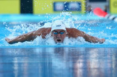 Phelps weer sneller dan wereldkampioen