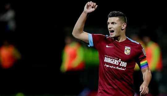 Vitesse maakt gehakt van VVV, Twente verliest voor 4e keer op rij
