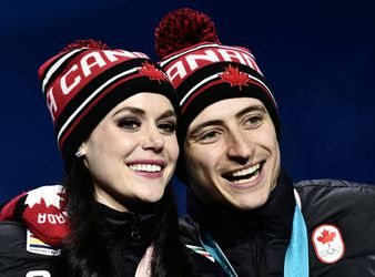 Olympische grootheden Virtue en Moir nemen afscheid van het ijsdansen