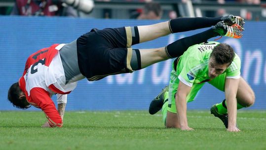 Veltman kan wel lachen om spreekkoor: 'Ludiek toch'