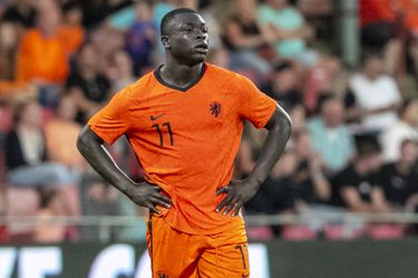 Brian Brobbey houdt spierblessure over aan Jong Oranje en mist sowieso clash met PSG
