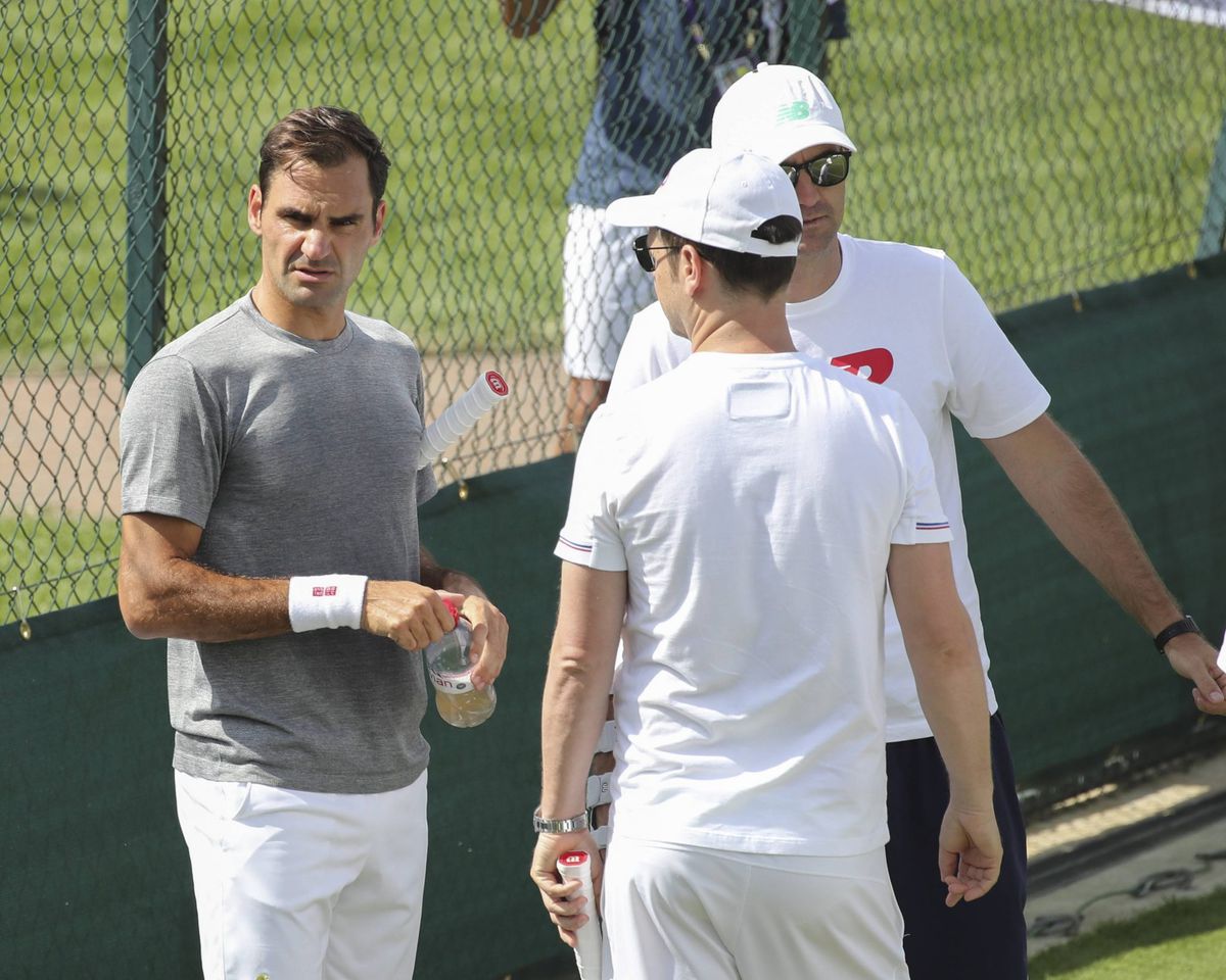 🎥 | Roger Federer speelt verstoppertje in de coulissen van Australian Open