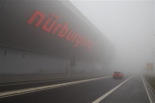 Toeschouwer dood bij ongeluk Nürburgring (video)