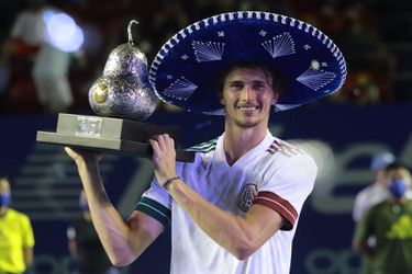 🎥 | Alexander Zverev wint Mexicaans Open na prachtig gevecht met Stefanos Tsitsipas