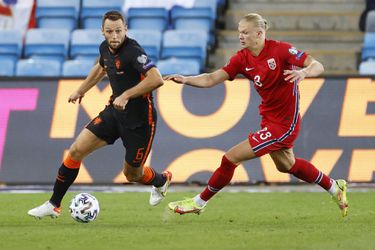 Erling Haaland laat Noorse WK-kwalificatieduels schieten: 'Sorry fans, wilde erbij zijn'
