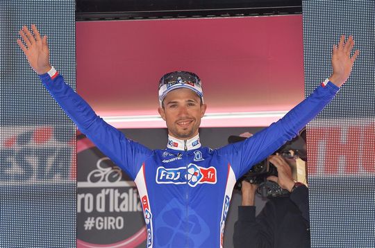 Bouhanni wint rit Eneco Tour, Stybar hard onderuit