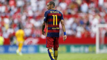'Santos wil 55 miljoen euro en half jaar schorsing voor Neymar'