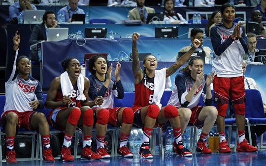 Basketbalsters USA en Spanje in WK-finale