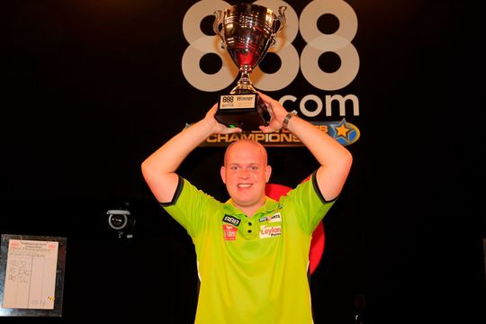 Michael van Gerwen later naar Charlton