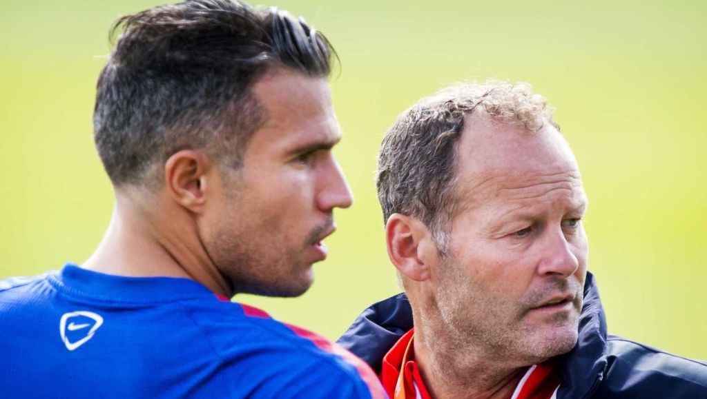 Van Persie ontkent quotes over Nederlands Elftal en Blind