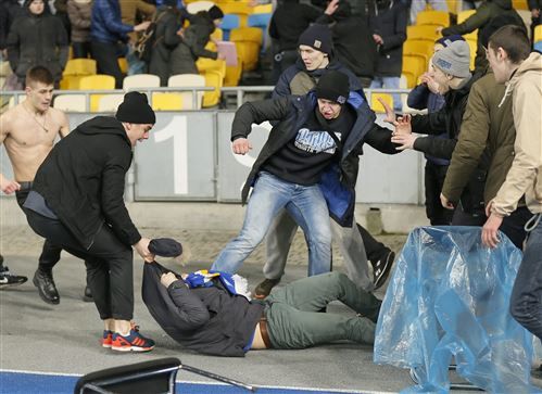Dinamo Kiev moet deel stadion sluiten