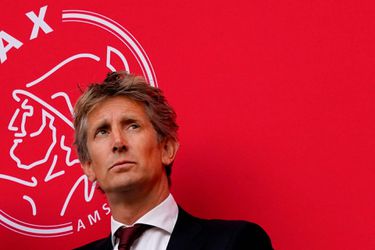 Van der Sar over Ajax-transfers: 'Er komt geen korting van 50 procent op onze spelers'