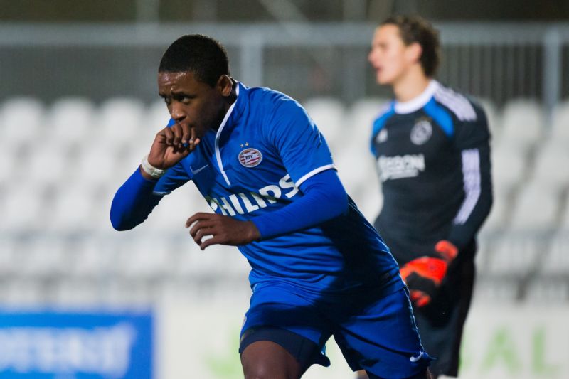 Bergwijn 16e 'eigen' debutant PSV 1 in afgelopen drie jaar