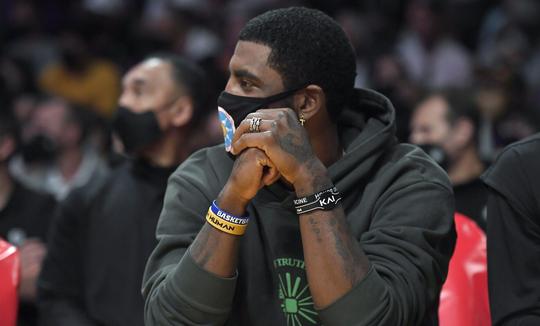Verbannen Kyrie Irving denkt nog niet aan NBA-pensioen: 'Wil nog veel jongeren inspireren'