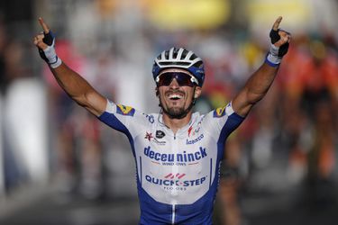 Julian Alaphilippe slaat dubbelslag in verder saaie Tour-etappe