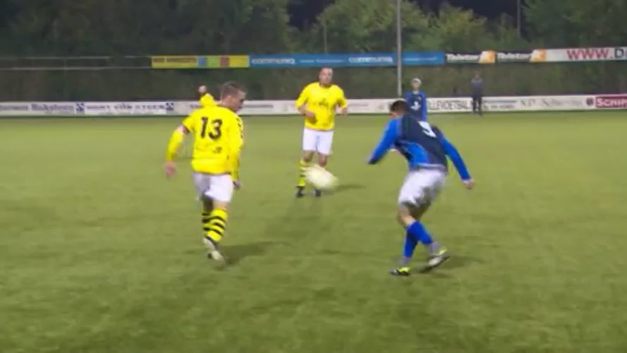 SV Zwolle speelt voetbal tegen Syrische asielzoekers