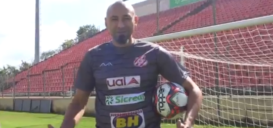 🎥 | Heurelho Gomes (40) terug uit pensioen bij oude liefde: Democrata FC haalt PSV-legende