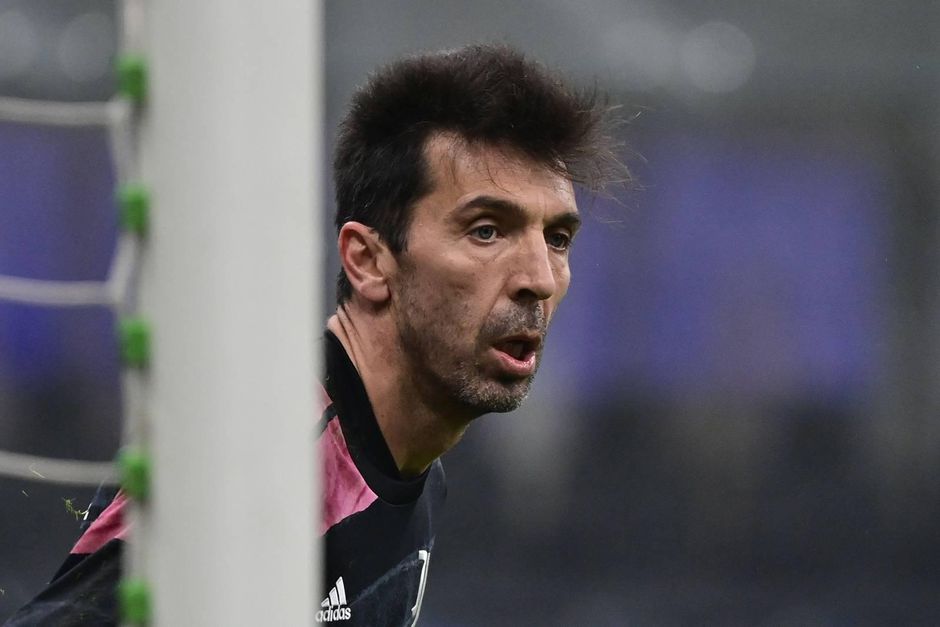 Juve-keeper Gianluigi Buffon krijgt boete van 5000 euro omdat hij z'n ploeggenoot keihard uitschold