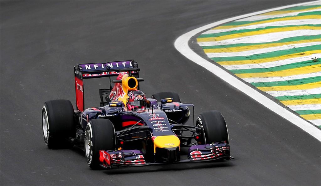 Sainz junior test Red Bull in Abu Dhabi