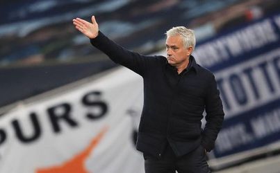 Mourinho boos op FA: ‘Moeilijk een wereld te leiden waar je geen verstand van hebt’