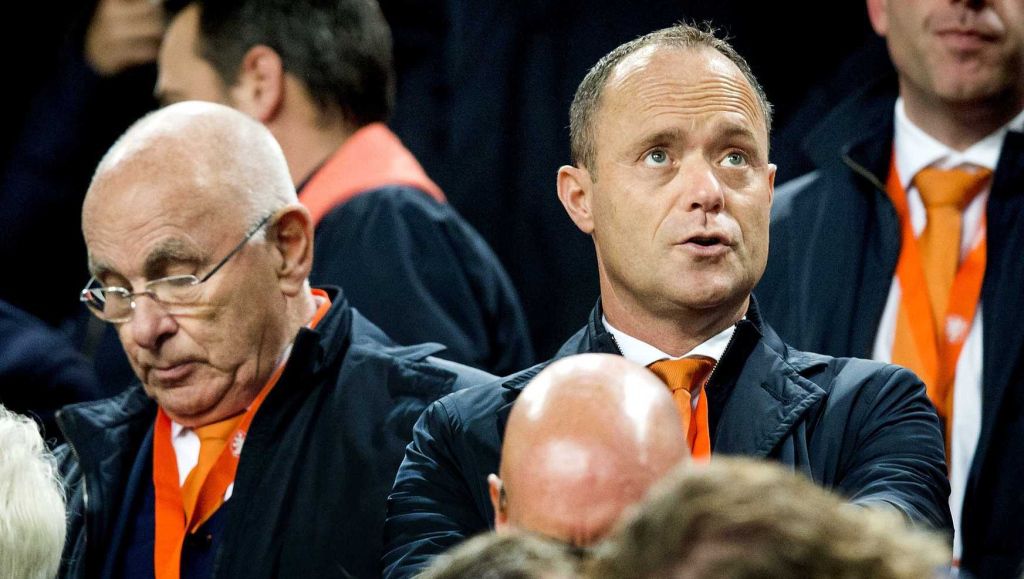 KNVB-baas Van Oostveen hoeft nog niet op het matje te komen