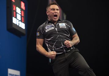 🎥 | Gerwyn Price geeft Darren Webster pak rammel en is Grand Slam-kwartfinalist