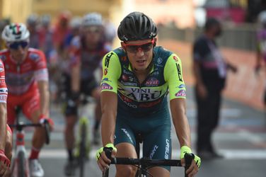 Renner betrapt op doping in de Giro: voorlopig geschorst en uit koers gezet