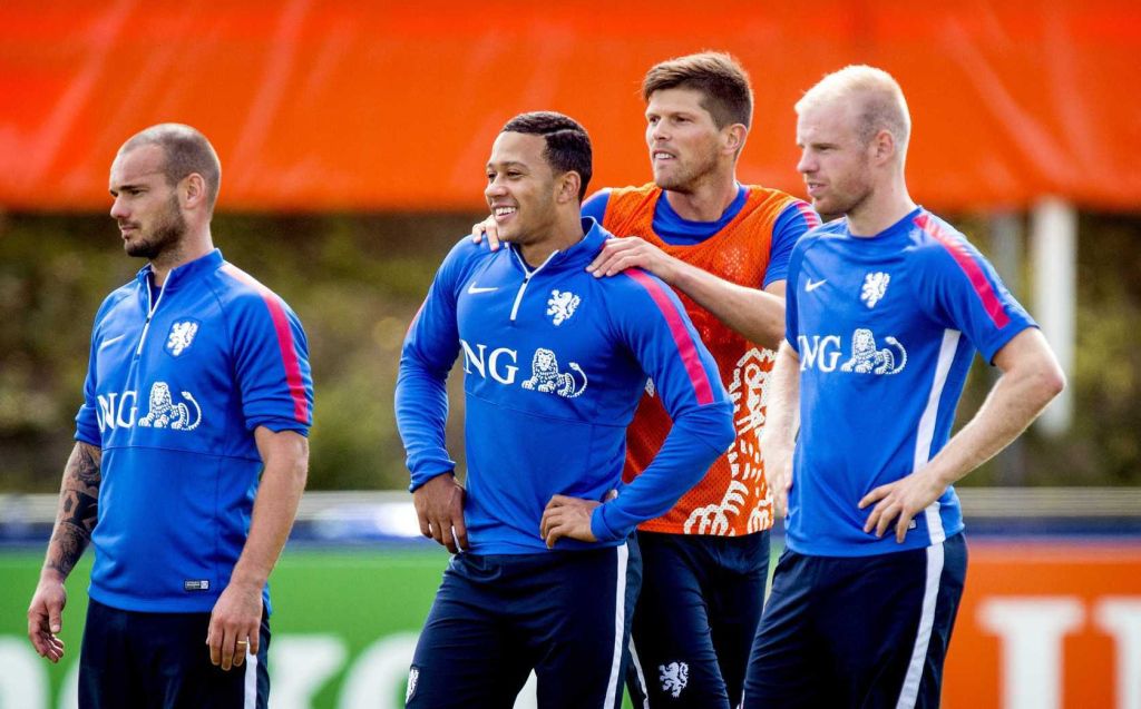 Oranje wil goals maken en IJsland in hoog tempo stuk spelen