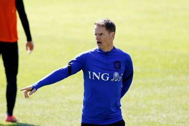 Oranje begint met 14 spelers aan voorbereiding op EK