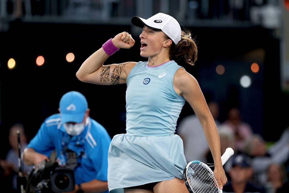 Roland Garros-winnares Iga Swiatek (19) speelt met Lego: 'Het helpt me veel beter om te focussen'