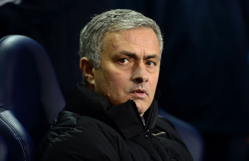 Mourinho vraagt Chelsea-fans om respect voor Gerrard (video)