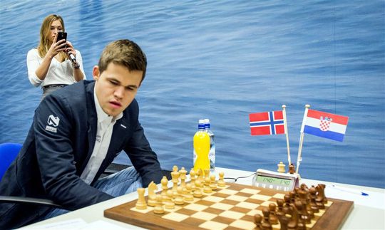 Carlsen pakt hoofdprijs in Wijk aan Zee
