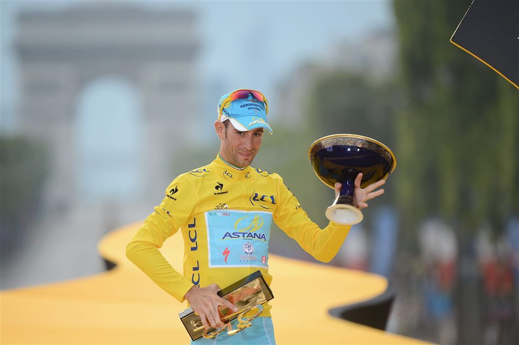 Nibali klimt door Tourzege naar 2e plaats bij UCI